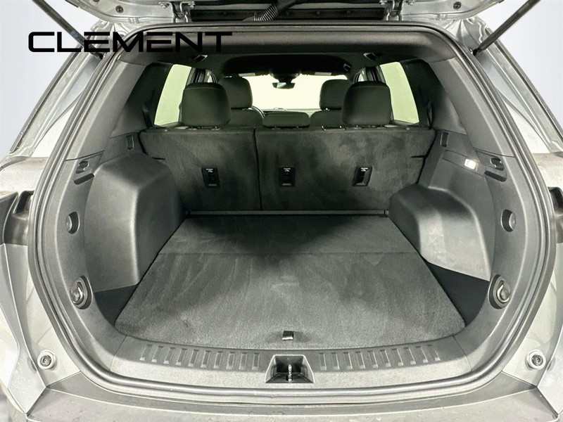 Chevrolet Equinox Vehicle Full-screen Gallery Image 11