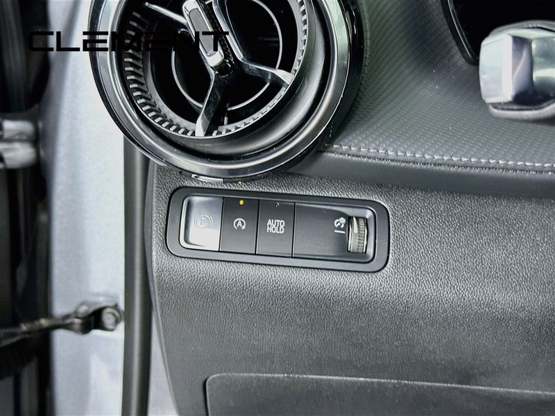 Chevrolet Equinox Vehicle Full-screen Gallery Image 14