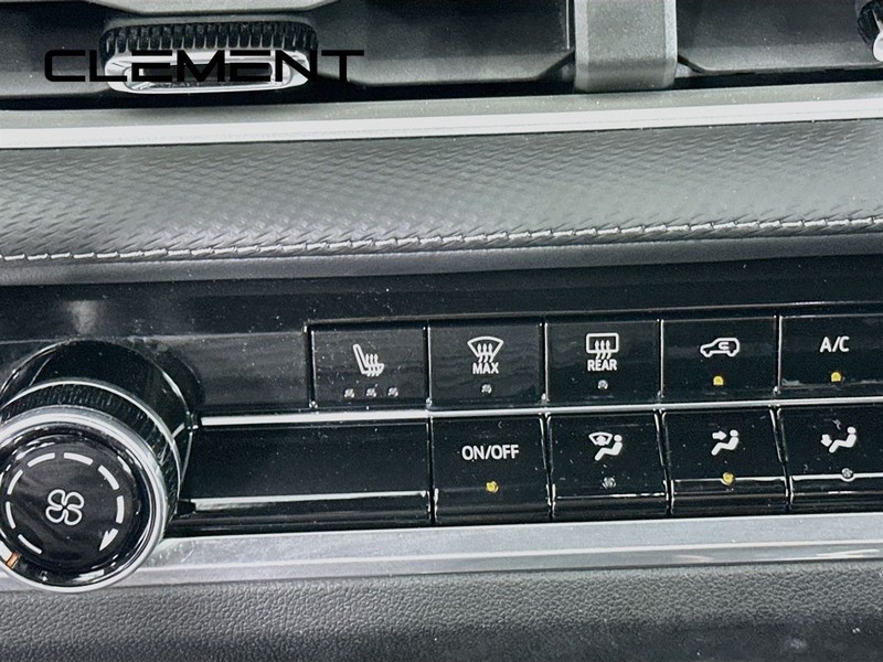Chevrolet Equinox Vehicle Full-screen Gallery Image 23