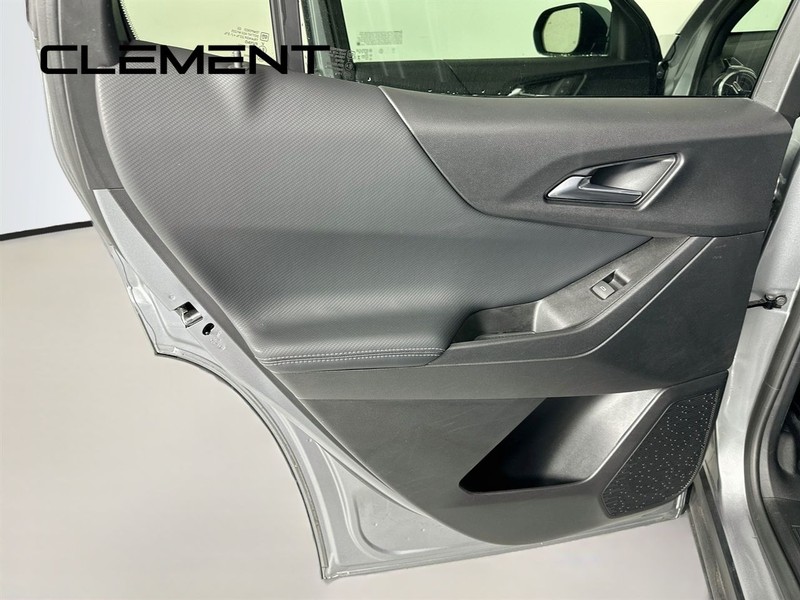 Chevrolet Equinox Vehicle Full-screen Gallery Image 30