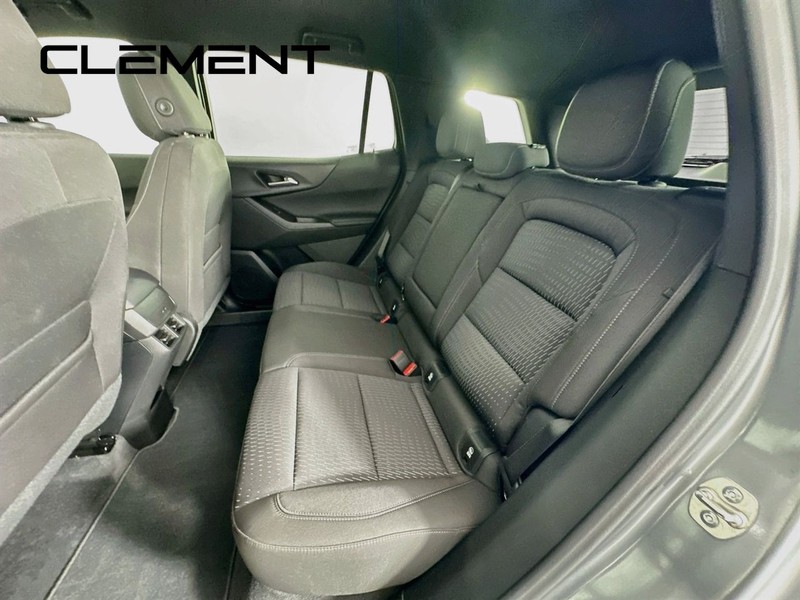 Chevrolet Equinox Vehicle Full-screen Gallery Image 31