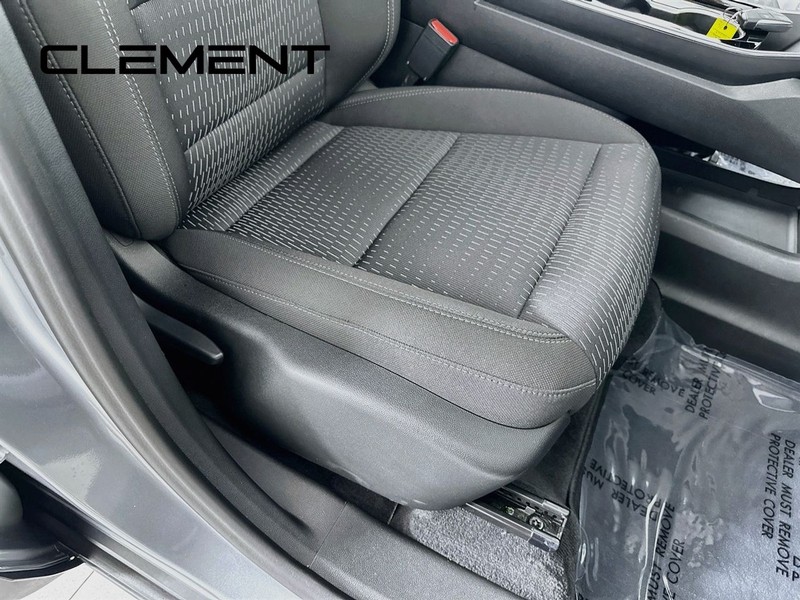 Chevrolet Equinox Vehicle Full-screen Gallery Image 32