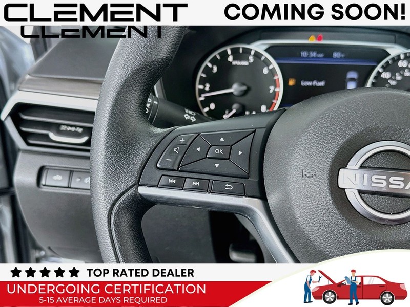 Nissan Altima Vehicle Full-screen Gallery Image 16