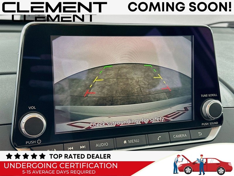 Nissan Altima Vehicle Full-screen Gallery Image 20
