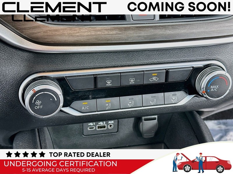 Nissan Altima Vehicle Full-screen Gallery Image 22