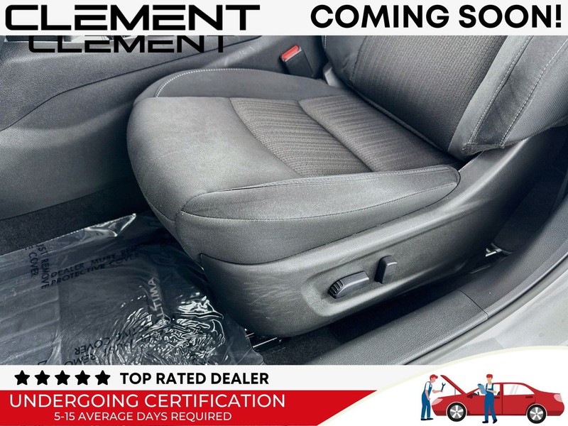 Nissan Altima Vehicle Full-screen Gallery Image 27