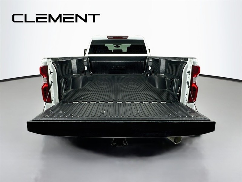 Chevrolet Silverado 2500HD Vehicle Image 11