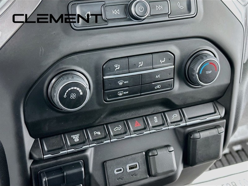 Chevrolet Silverado 2500HD Vehicle Image 20