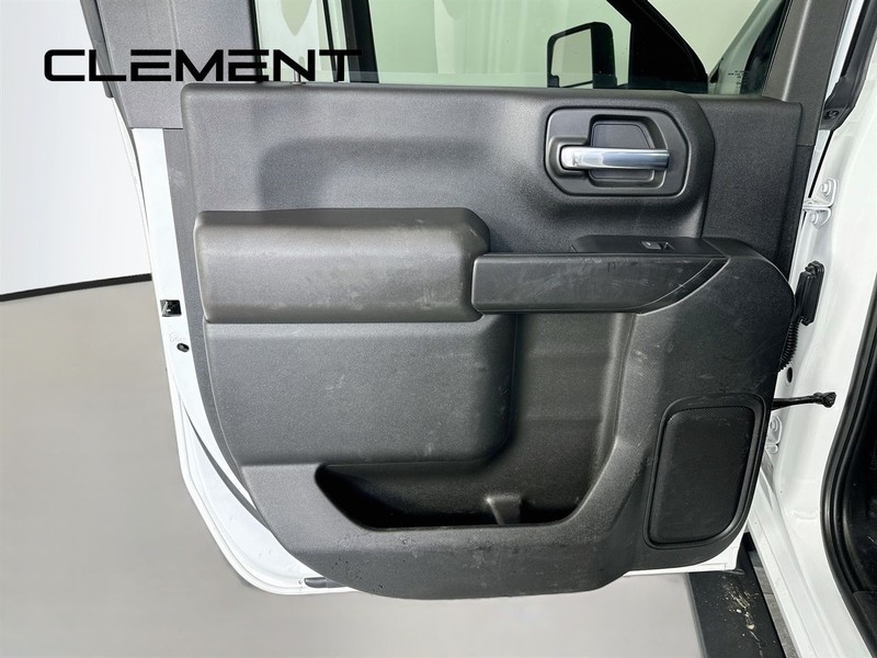 Chevrolet Silverado 2500HD Vehicle Image 28