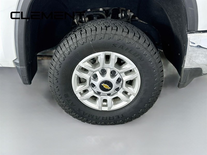 Chevrolet Silverado 2500HD Vehicle Image 33