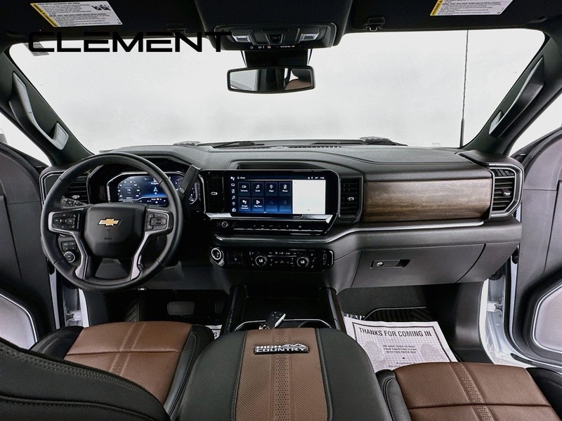 Chevrolet Silverado 2500HD Vehicle Image 12