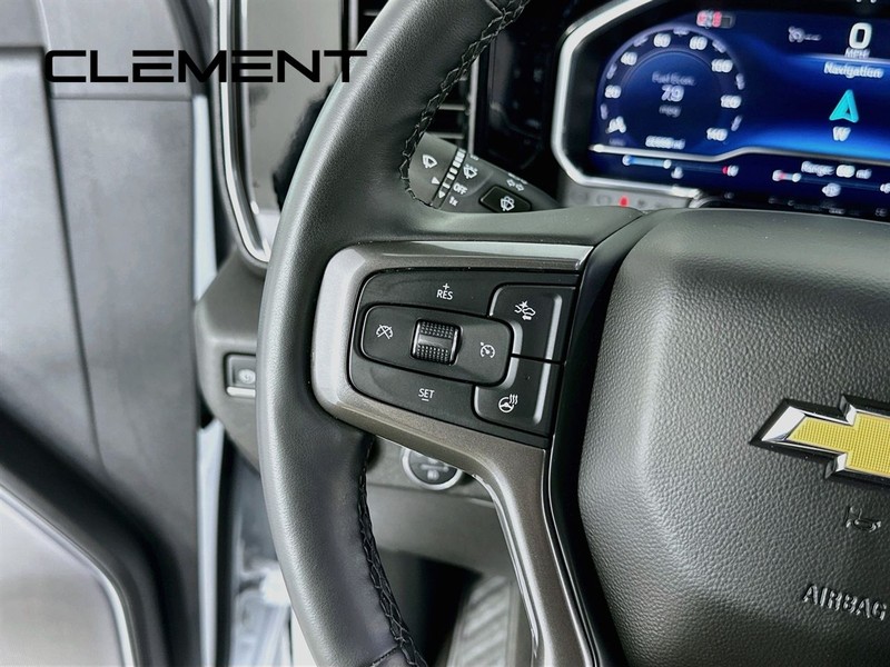 Chevrolet Silverado 2500HD Vehicle Image 16