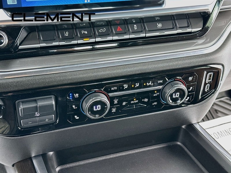 Chevrolet Silverado 2500HD Vehicle Image 22
