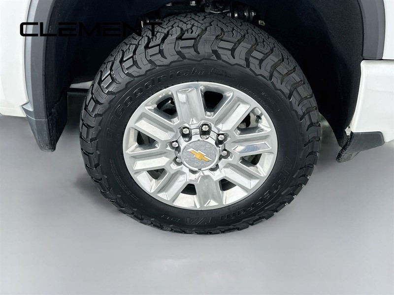 Chevrolet Silverado 2500HD Vehicle Image 37