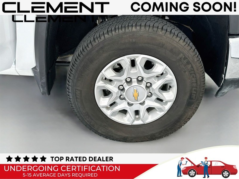 Chevrolet Silverado 2500HD Vehicle Full-screen Gallery Image 35