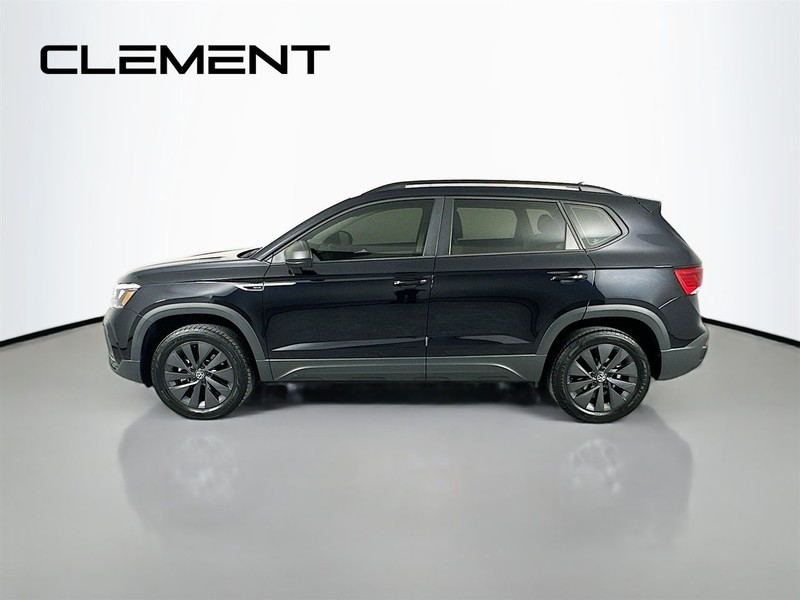 Volkswagen Taos Vehicle Image 03