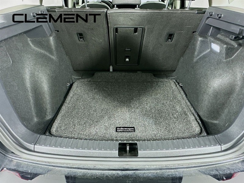Volkswagen Taos Vehicle Image 08