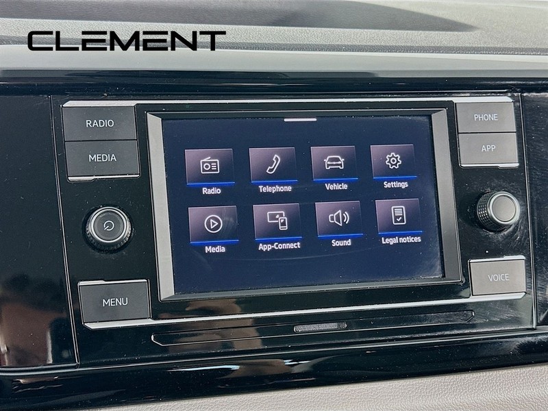 Volkswagen Taos Vehicle Image 16