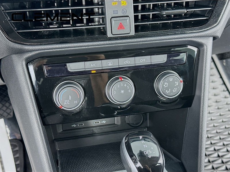 Volkswagen Taos Vehicle Image 18