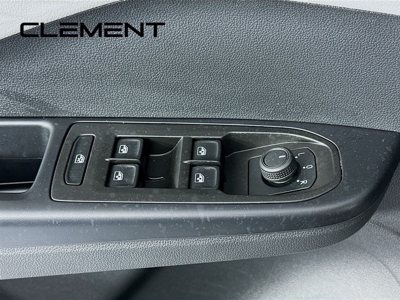 Volkswagen Taos Vehicle Image 20