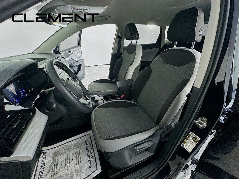 Volkswagen Taos Vehicle Image 24