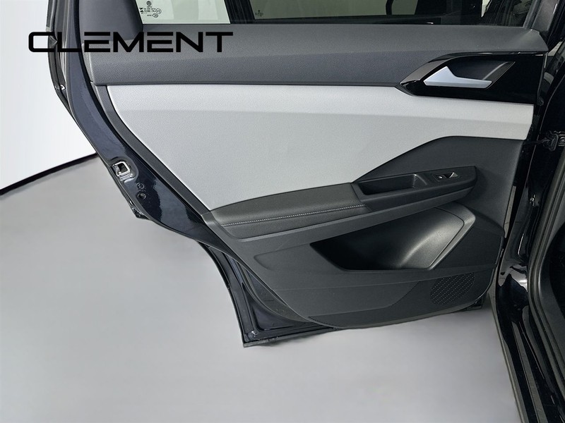Volkswagen Taos Vehicle Image 26