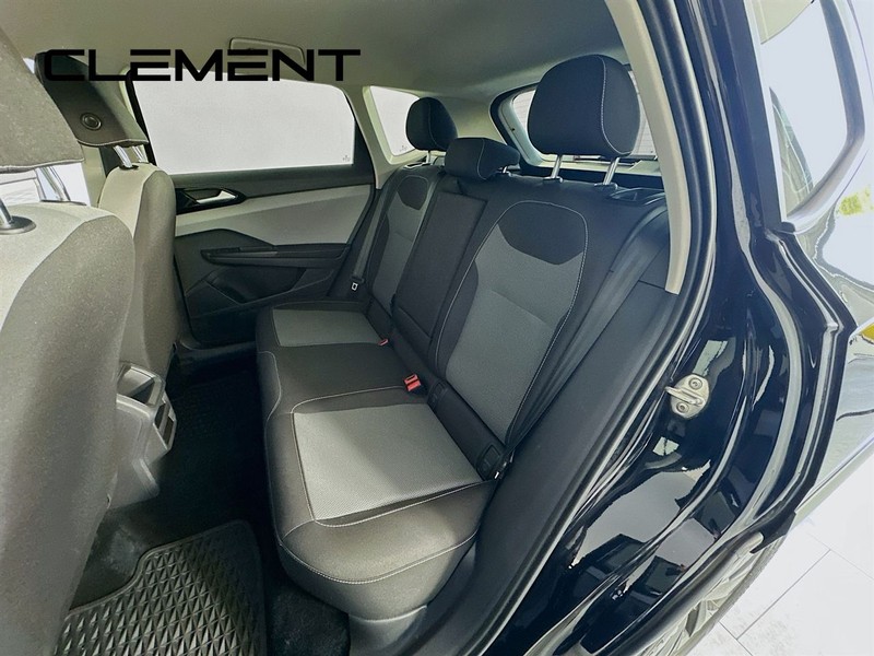Volkswagen Taos Vehicle Image 27