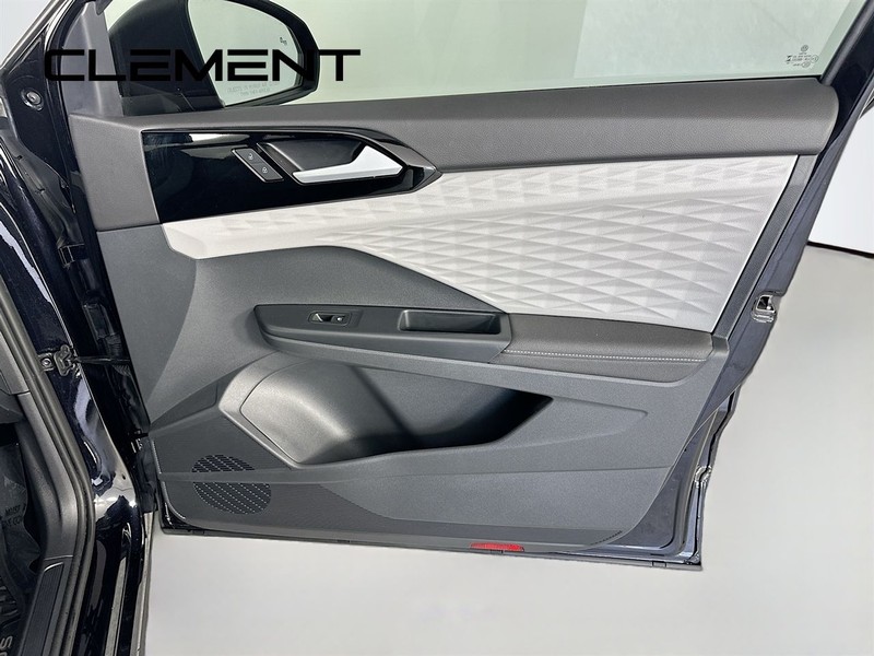 Volkswagen Taos Vehicle Image 29