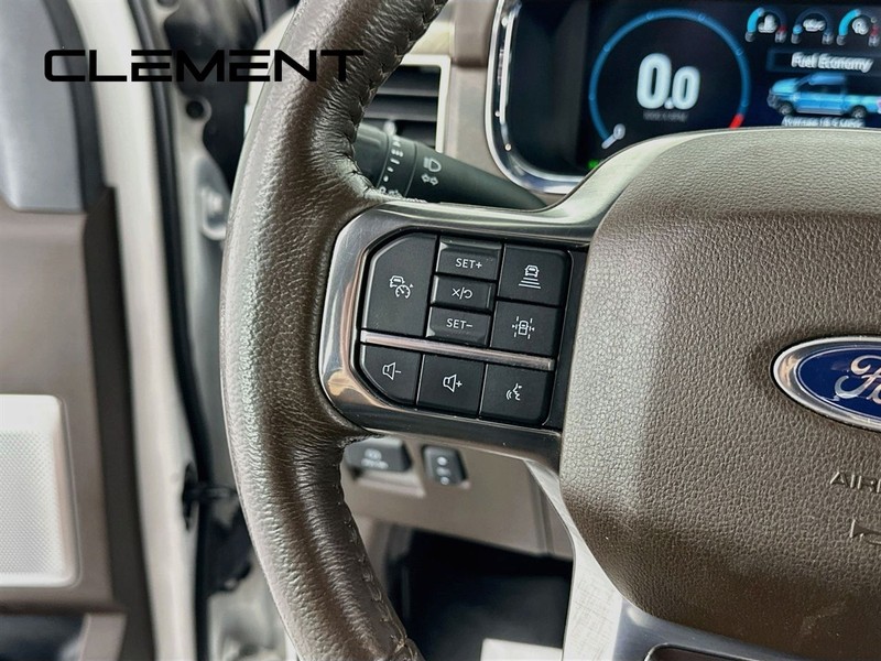Ford F-150 Vehicle Full-screen Gallery Image 16