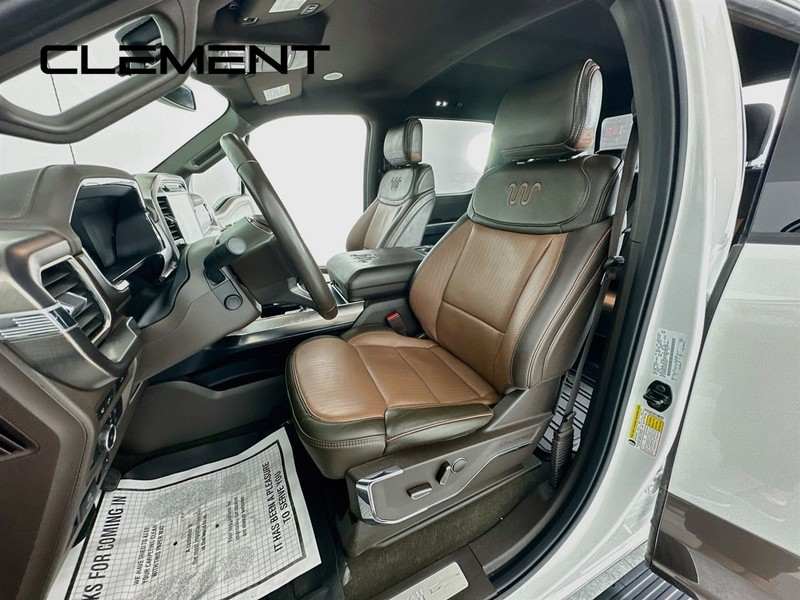 Ford F-150 Vehicle Full-screen Gallery Image 30