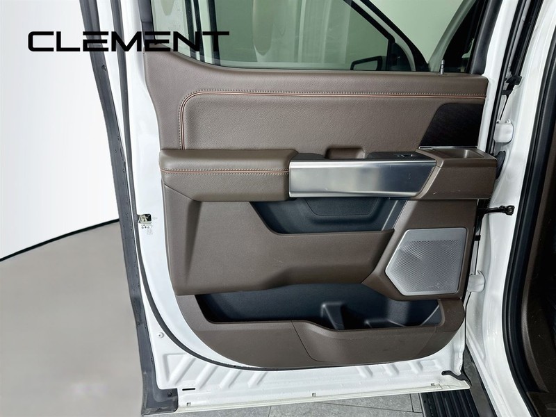 Ford F-150 Vehicle Full-screen Gallery Image 31