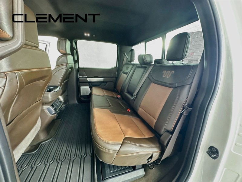 Ford F-150 Vehicle Full-screen Gallery Image 32