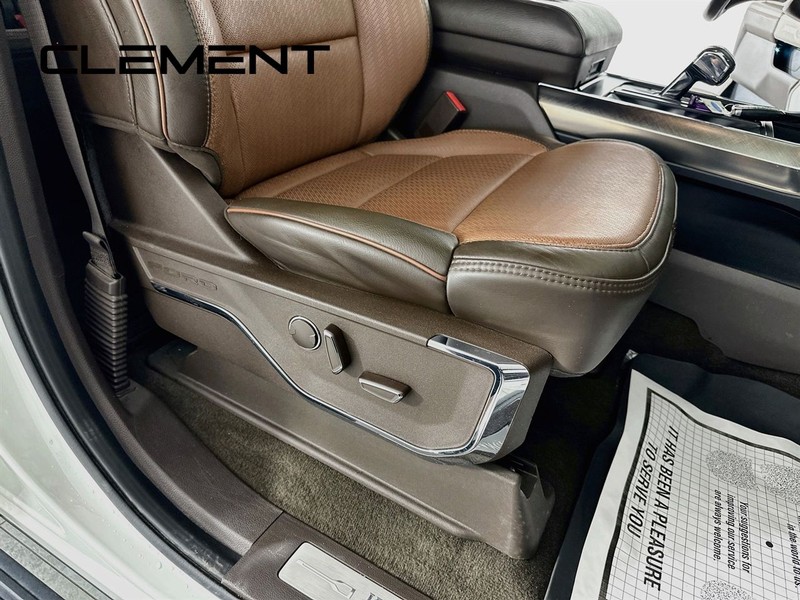 Ford F-150 Vehicle Full-screen Gallery Image 34