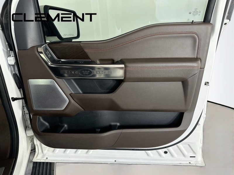 Ford F-150 Vehicle Full-screen Gallery Image 36