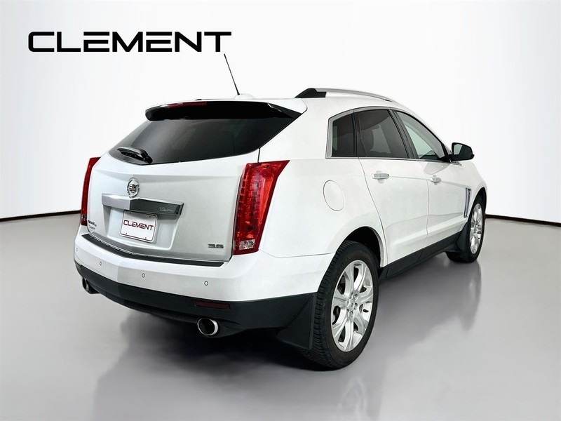 Cadillac SRX Vehicle Full-screen Gallery Image 7