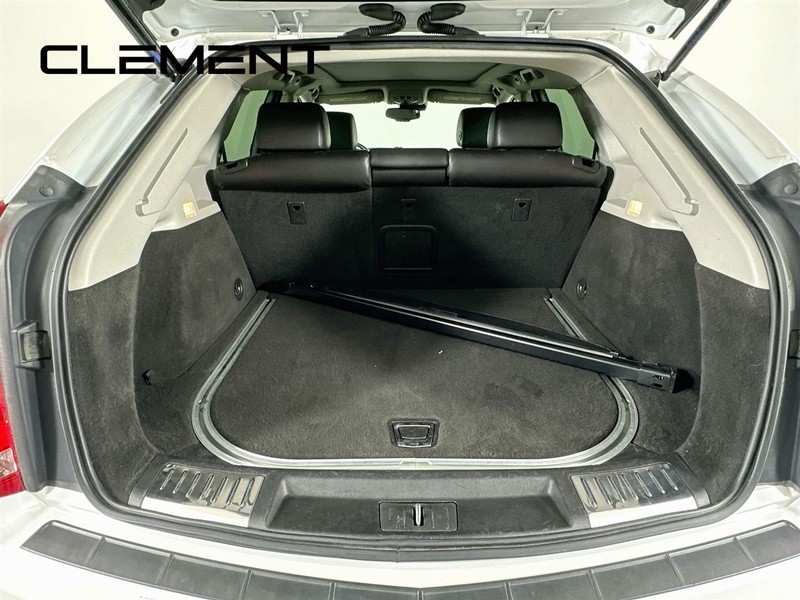 Cadillac SRX Vehicle Full-screen Gallery Image 11