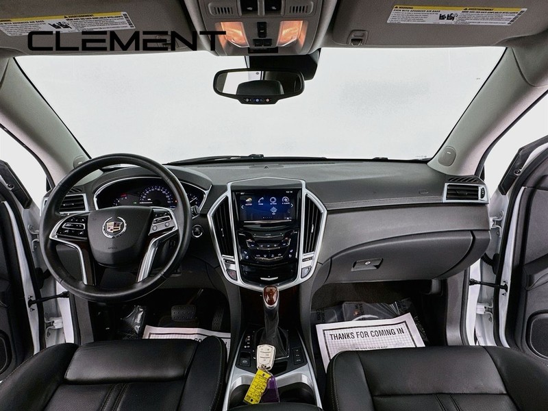Cadillac SRX Vehicle Full-screen Gallery Image 12