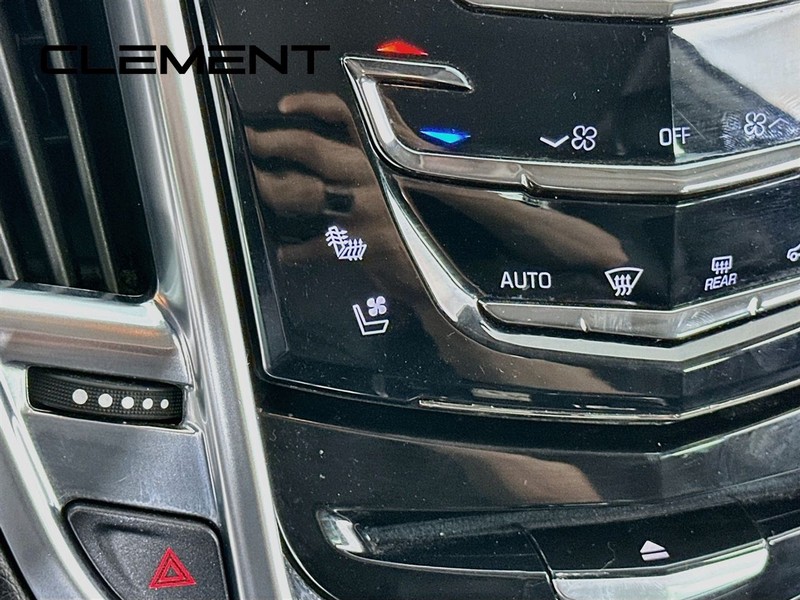 Cadillac SRX Vehicle Full-screen Gallery Image 23