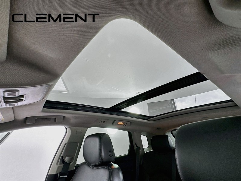 Cadillac SRX Vehicle Full-screen Gallery Image 26