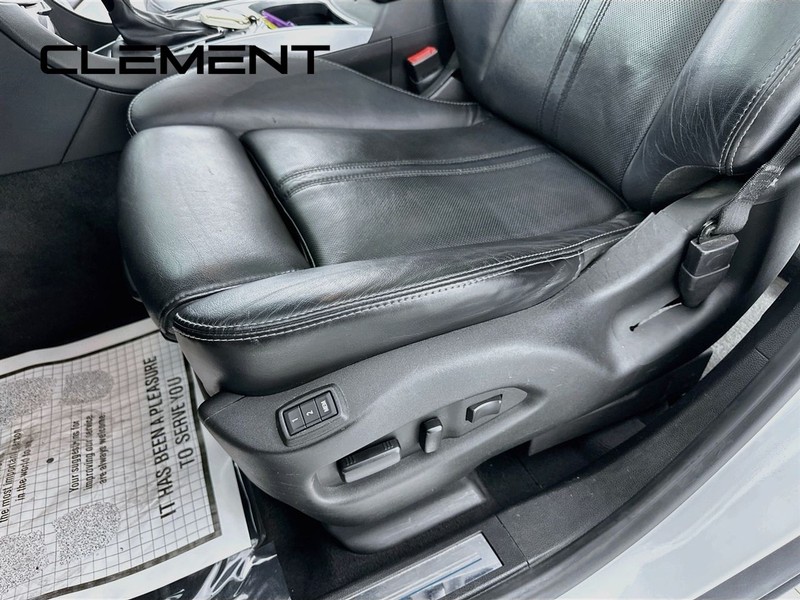 Cadillac SRX Vehicle Full-screen Gallery Image 30