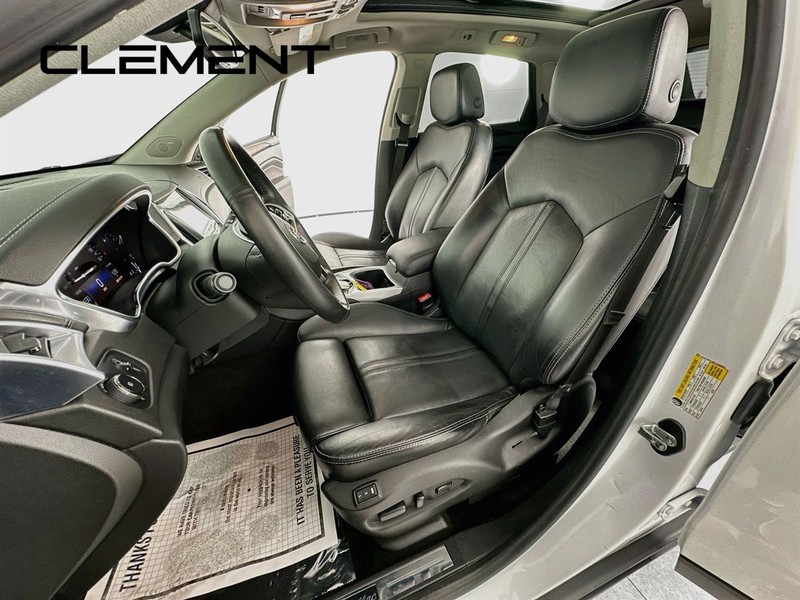 Cadillac SRX Vehicle Full-screen Gallery Image 31