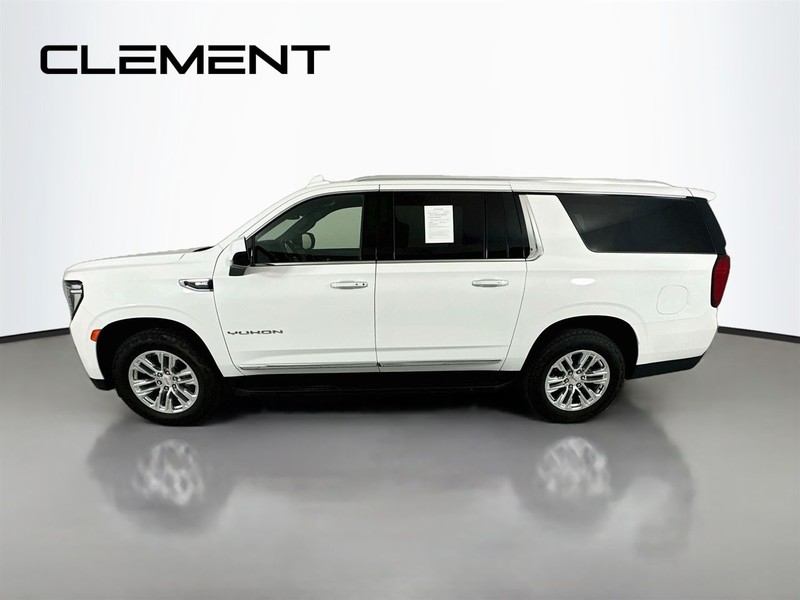 GMC Yukon XL Vehicle Full-screen Gallery Image 6