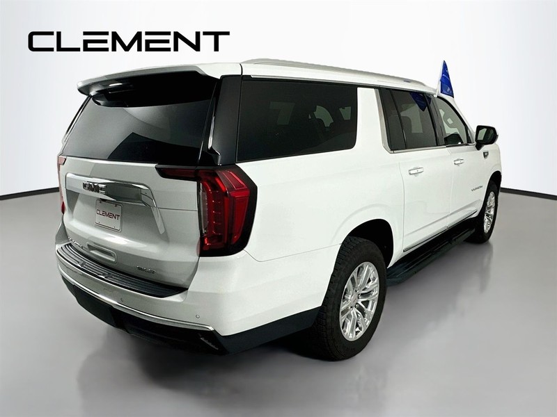 GMC Yukon XL Vehicle Full-screen Gallery Image 7