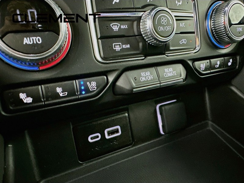 GMC Yukon XL Vehicle Full-screen Gallery Image 23