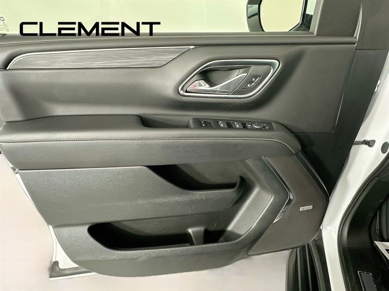 GMC Yukon XL Vehicle Full-screen Gallery Image 28