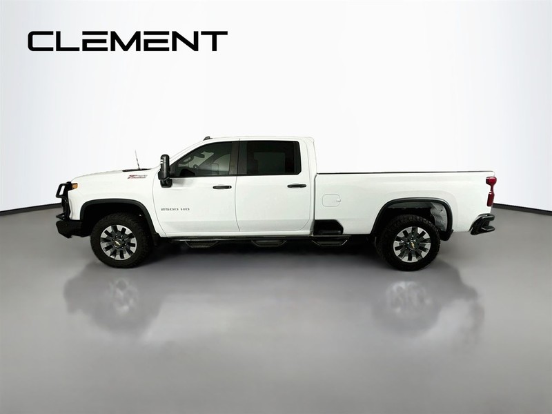 Chevrolet Silverado 2500HD Vehicle Full-screen Gallery Image 6