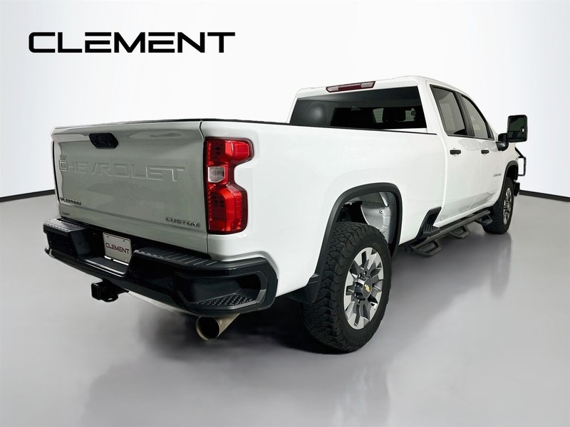 Chevrolet Silverado 2500HD Vehicle Full-screen Gallery Image 7