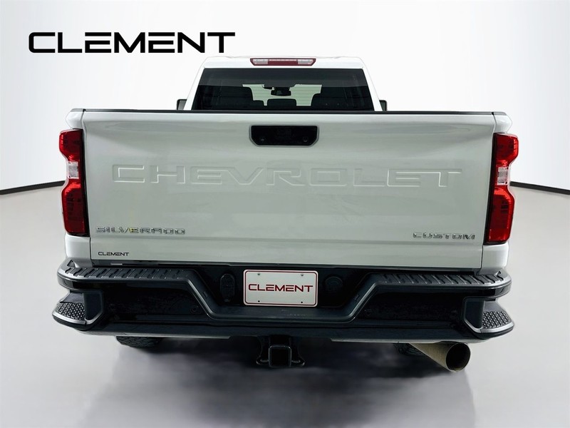 Chevrolet Silverado 2500HD Vehicle Full-screen Gallery Image 8