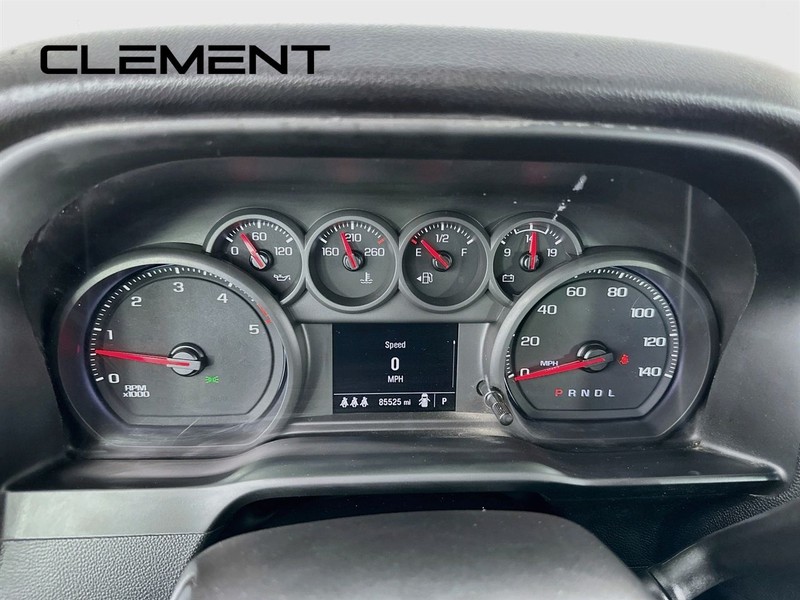 Chevrolet Silverado 2500HD Vehicle Full-screen Gallery Image 17