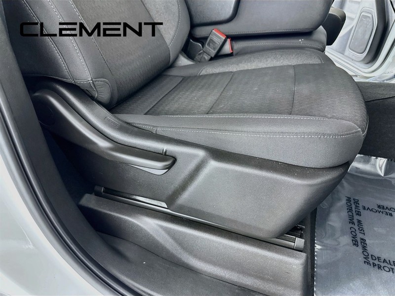 Chevrolet Silverado 2500HD Vehicle Full-screen Gallery Image 30
